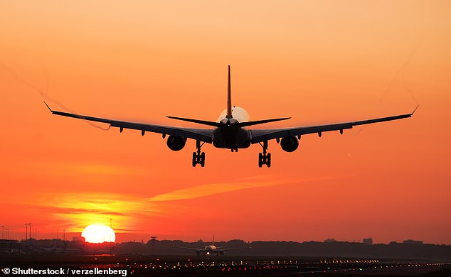 Without air traffic control, and with many onboard instruments non-responsive, every aircraft landing is perilous. Mid-air collisions occur between private jets and airliners over two US airports, in both cases with the loss of all lives