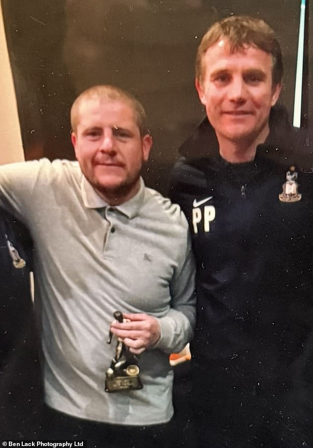 Wright (left) pictured with former Bradford City manager Phil Parkinson, who led the club from 2011-2016