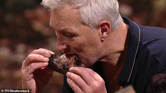 Finally with Jack starting the fire, they made a start on cooking their delicious steak dinner with mushrooms and avocado