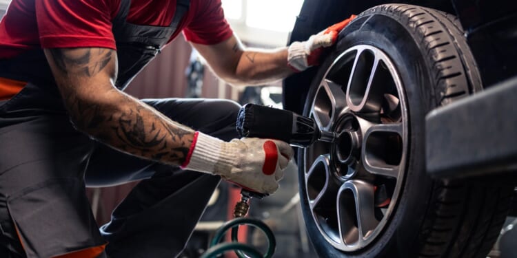 Parents urging kids to get hands-on jobs to protect careers from artificial intelligence