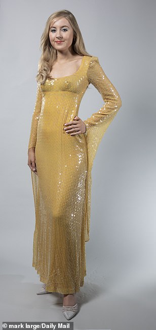 Auctioned from just £70, the unlabelled dress reminded me of something Kate Middleton might wear to an event today