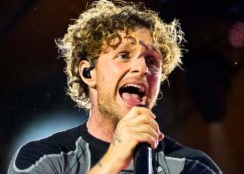 Tom Grennan shares first pic of daughter Dottie