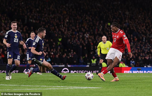 Manchester United defender Patrick Dorgu quickly restored parity with a neat finish