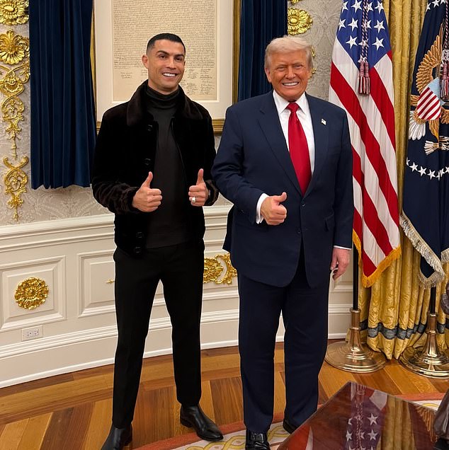 Ronaldo poses with Trump in the Oval Office on his meeting with the US President