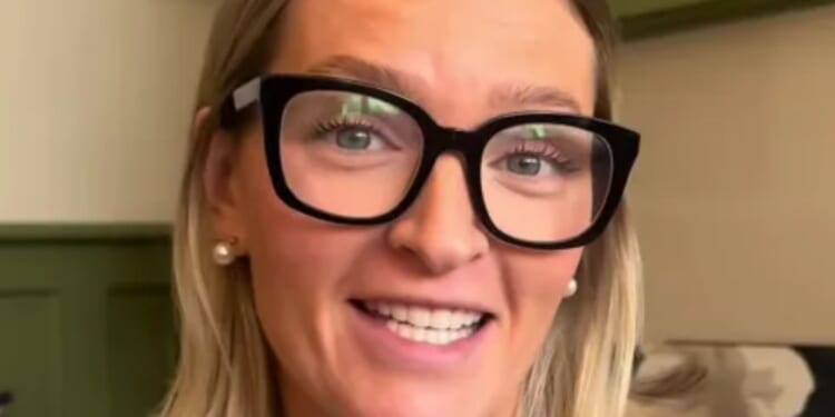 5 items you don’t need to buy this Christmas from a woman who was in £10k of debt & paid it all off in a year