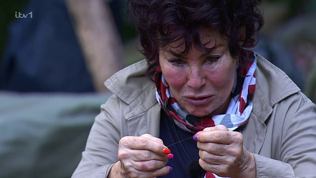 As the episode kicked off it was rice gate in the camp after Ruby Wax forgot to take the rice of the fire before it burned