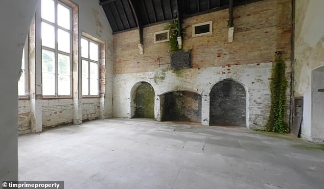 The Nelthorpe family held the property until 1805, after which it passed through several hands before landing with Sir Richard Sutton, who enlisted architect Charles Robert Cockerell to remodel the house and extend the surrounding parkland