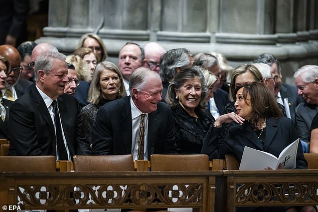Former US Vice Presidents Al Gore (L), Dan Quayle (C) and Kamala Harris (R) attend the funeral service for former Vice President Dick Cheney