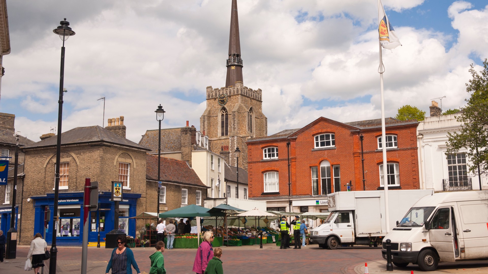 Horror as woman, in her 30s, sexually assaulted while out on a morning run as cops launch urgent probe