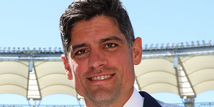 Ashes fans stunned by Sir Alastair Cook's outfit for TNT Sports coverage and say he ‘looks like work experience kid’