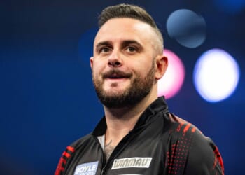 Ex-Masters champion, 36, 'falling out of love' with darts as he slams 'selfish' players on tour