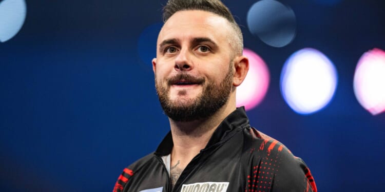 Ex-Masters champion, 36, 'falling out of love' with darts as he slams 'selfish' players on tour