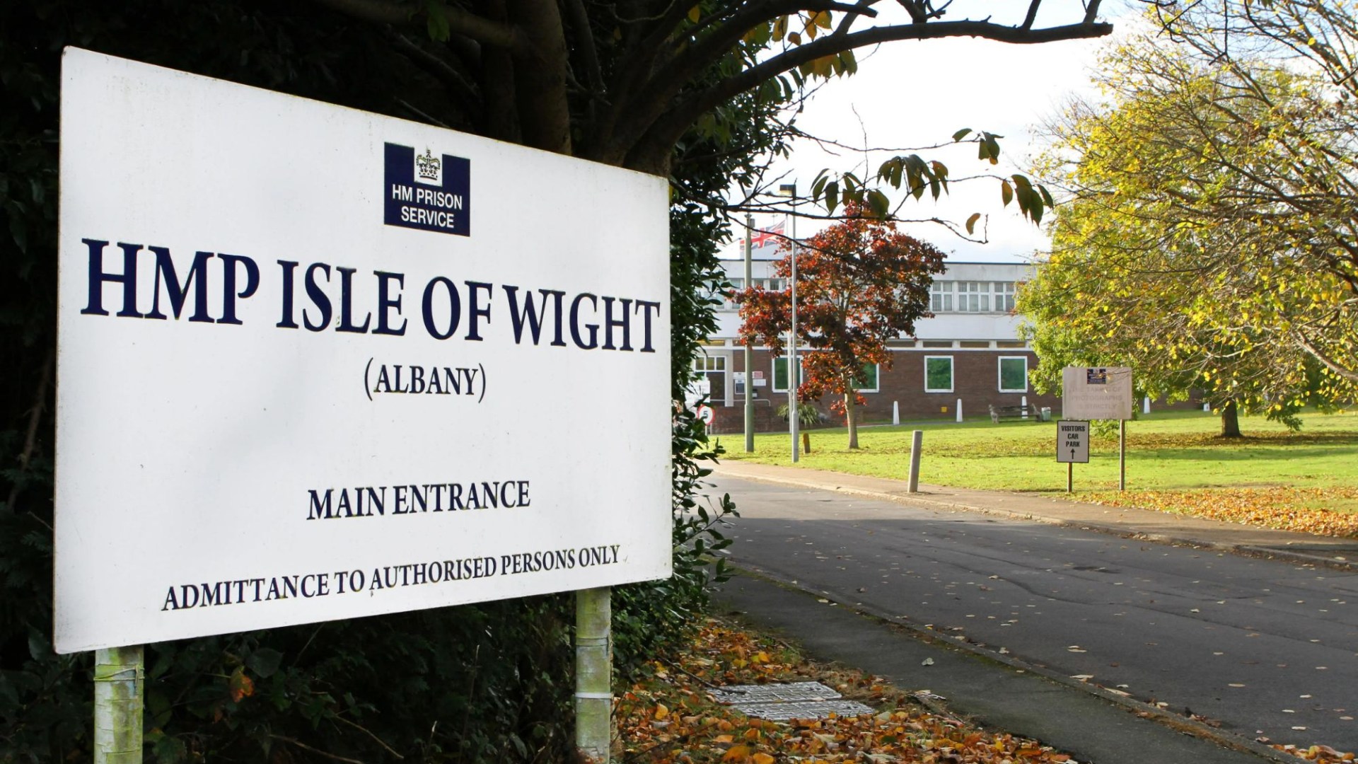'Three prison guards stabbed' at HMP Isle of Wight with two rushed to hospital in horror jail attack