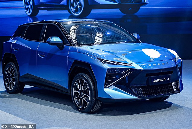 The Omoda's sharp angular headlight clusters and wide air intakes in the lower bumper are reminiscent of the Urus