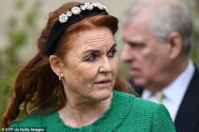 Andrew¿s former wife, Sarah Ferguson, is reportedly considering offers from US broadcasters for a tell-all TV interview