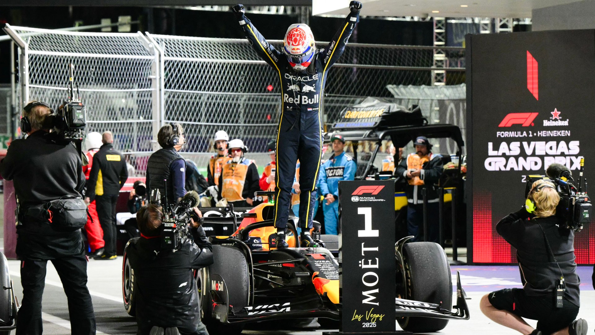 Lando Norris closes in on F1 title despite horror start in Las Vegas GP as Max Verstappen cruises to victory in Sin City