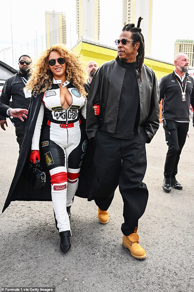 At the event the singer was joined by husband Jay-Z, who kept things effortlessly cool in an all-black ensemble