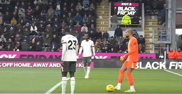 Goalkeeper Robert Sanchez passed a stationary ball to Chalobah from a Chelsea goal kick