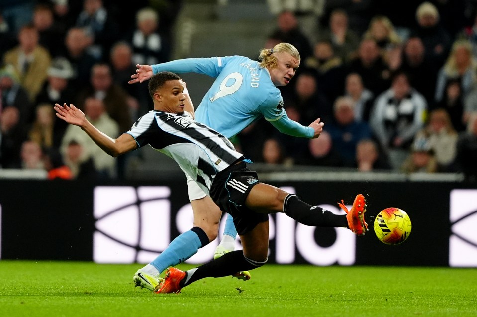 Newcastle United v Manchester City - Premier League - St James' Park