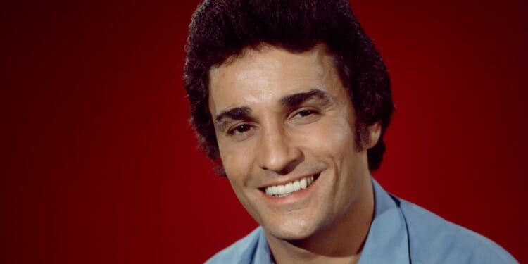 Actor in Oceans Eleven, Rhoda, and Commando dies following heart attack