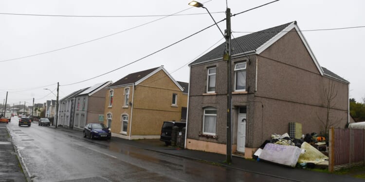 Nightmare neighbour's filthy home has been an eyesore for months