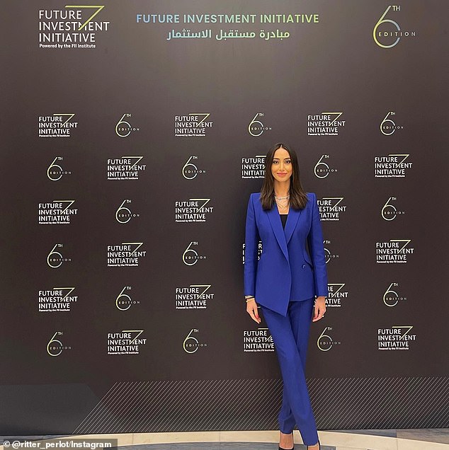 Ritter says she met Schmidt through a business contact in September 2020, when the three of them had dinner and she pitched an idea for a company