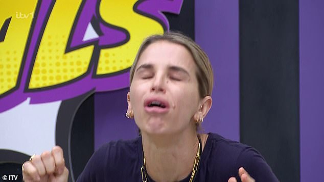 Although Kelly gagged and exclaimed "Oh no!", rival Vogue powered through to nab the win