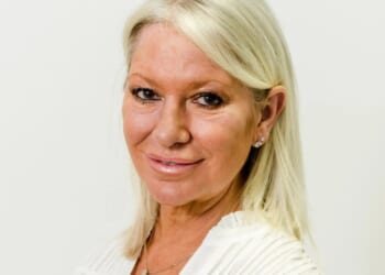 Alex Best looks ten years younger after one key change… can you guess what it is?