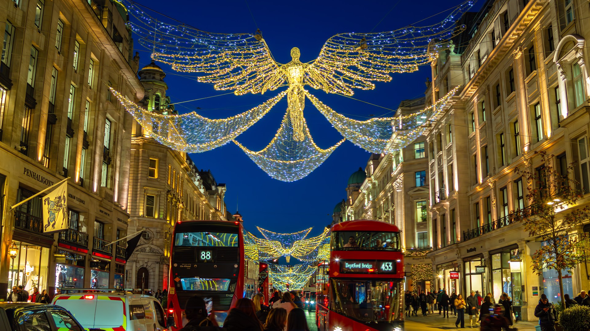 Dodge pricey Christmas light trails with three thrifty tricks for festive family fun on the cheap