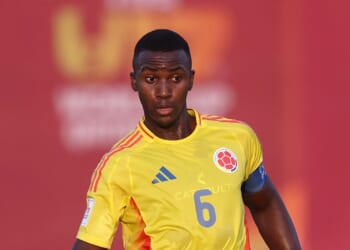 Man Utd's latest signing, 17, to jet into UK in coming days to complete transfer as fans say 'can we get him sooner?'