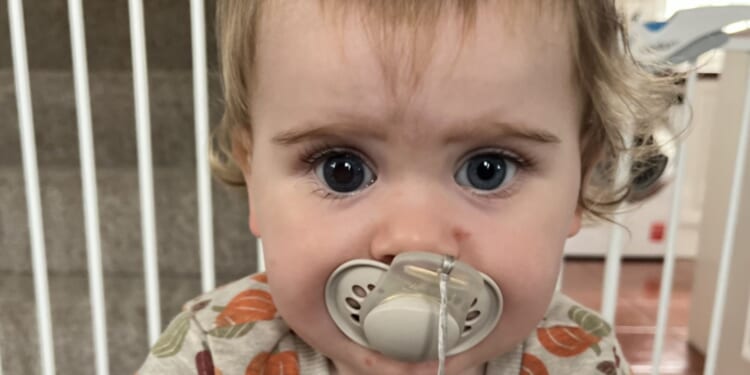 Baby Ava’s eye changed when she caught a bug