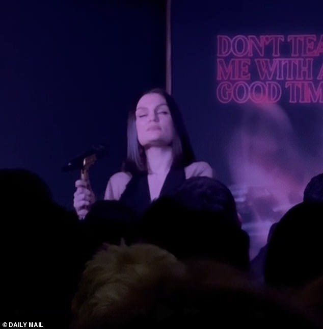 Speaking to the audience, she said: 'Today marks 4 years that I lost my baby. I don¿t know if anyone else but if you have or you know anyone who has saw it, it¿s really f*****g sad'