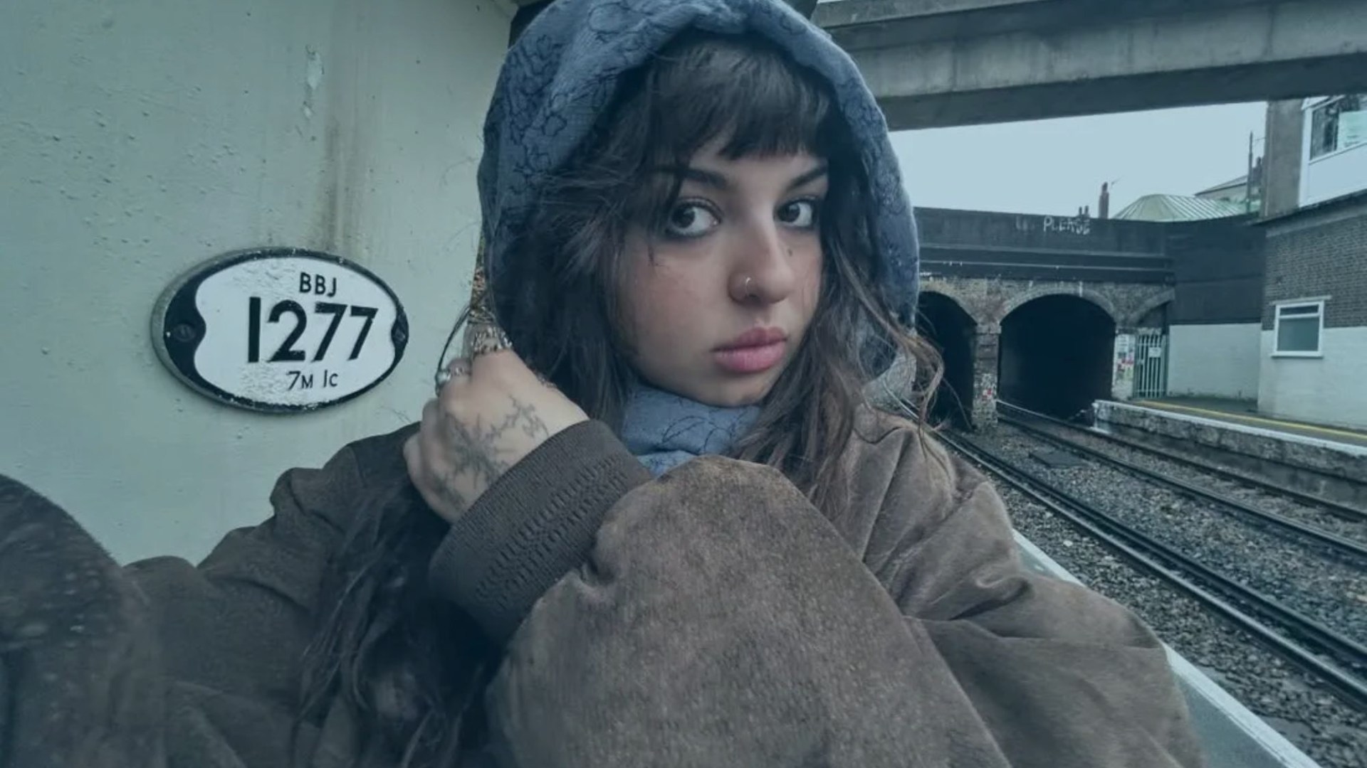 Nepo-baby with Brit TV star mum looks just like her famous parent in new selfie