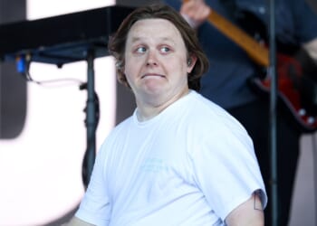 School children rename road gritter after pop star Lewis Capaldi