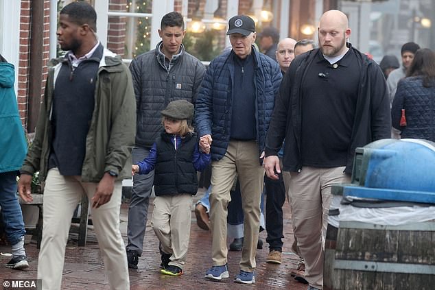 Joe Biden in Nantucket with his family on Thanksgiving