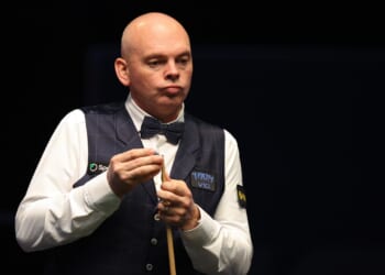 Snooker star Stuart Bingham forced to buy new wardrobe after losing three and a half stone in huge body transformation