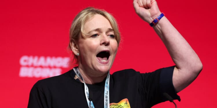 Labour's main union donor turns on Reeves amid mounting pressure on Chancellor to resign after 'black hole' lie