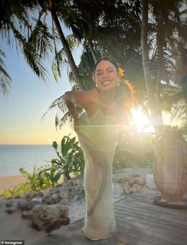 Vanessa's fans are buzzing that she has already given birth to her second baby after she posted a beachside photo of herself on Thanksgiving looking remarkably slim