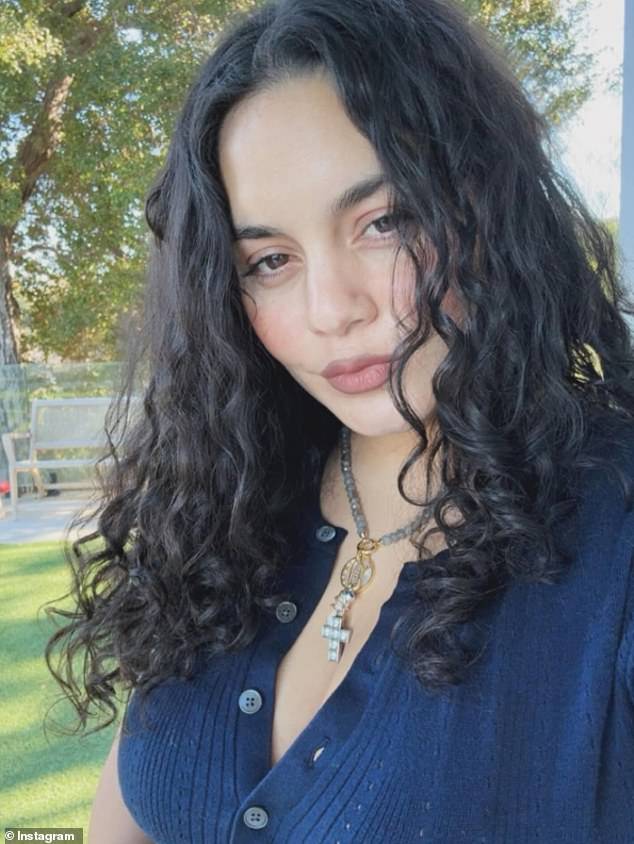 The busy star thrilled fans when she shared a selfie on Thanksgiving, November 27