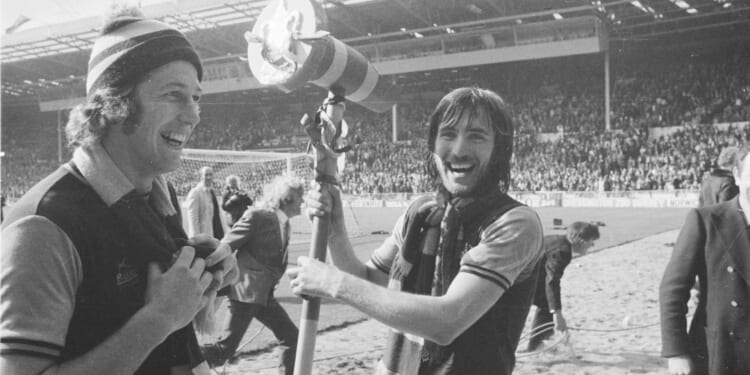 Legendary former West Ham player and manager passes away as Hammers pay heartbreaking tribute