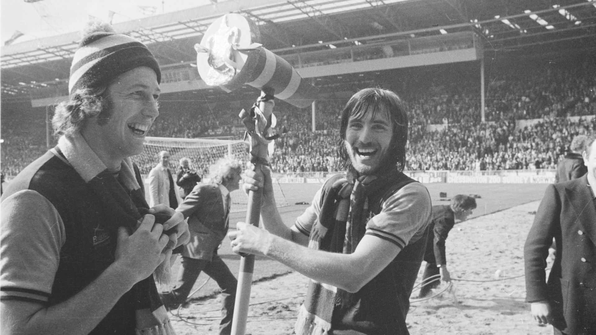 Legendary former West Ham player and manager passes away as Hammers pay heartbreaking tribute