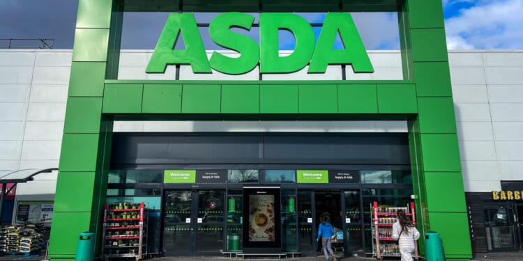 Mums are racing to ASDA to bag play kitchens that are scanning for better than half price, but you’ll need to be quick