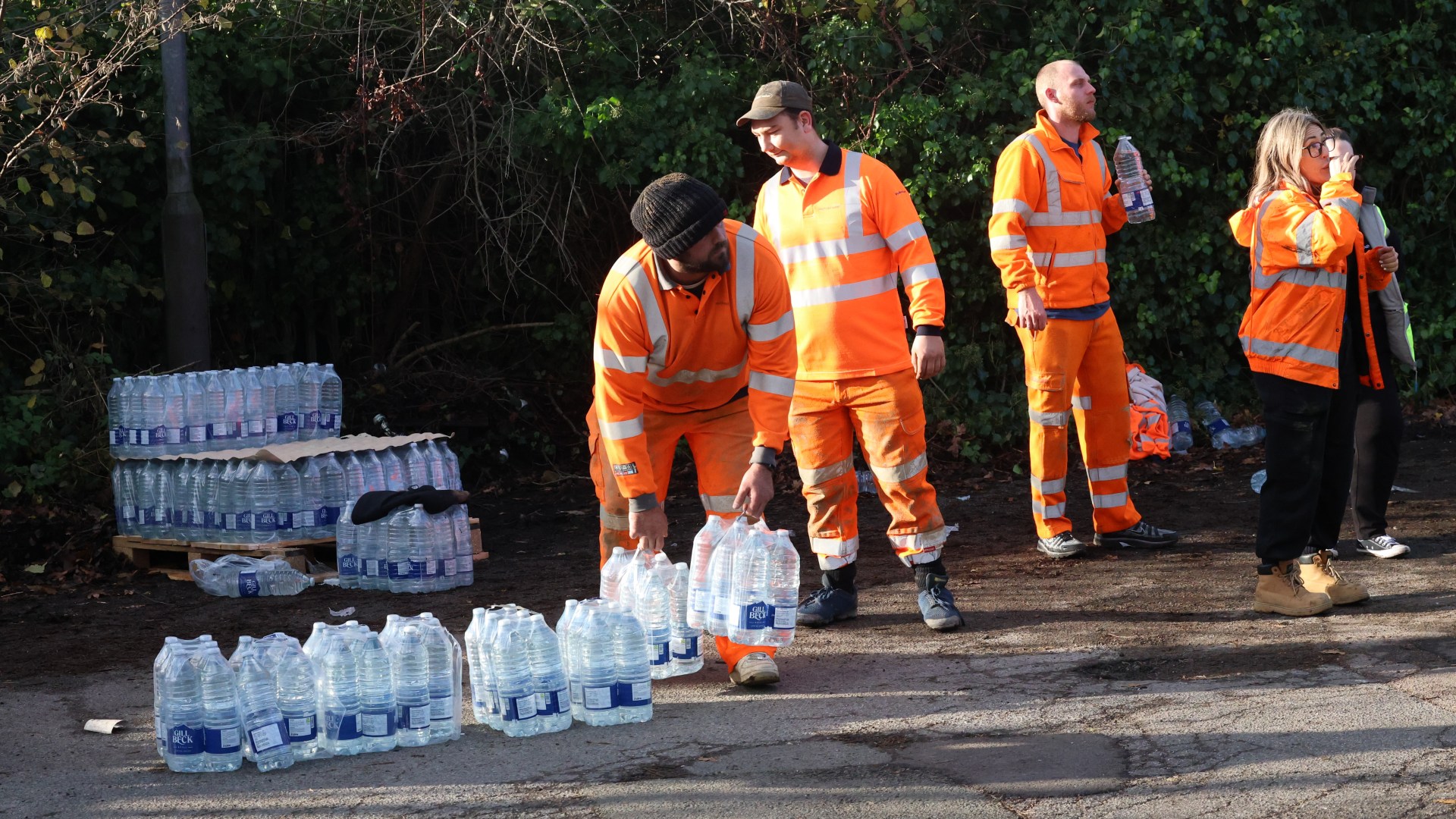Thousands left without water at UK town as locals forced to queue for bottles for HOURS after outage