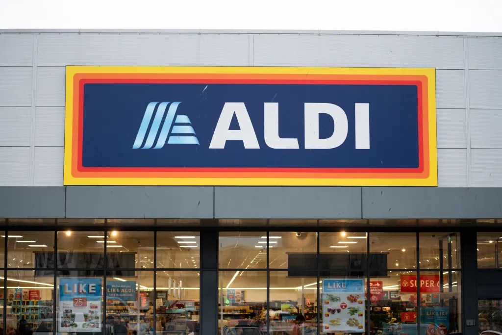 Aldi shoppers go wild for 'stunning' £6.99 Christmas decoration that will light up your home