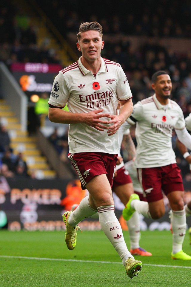 Burnley, England, 1st November 2025. Viktor Gyokeres of Arsenal celebrates after scoring a goal to make it 0-1 during the Burnley vs Arsenal Premier League match at Turf Moor, Burnley. Picture credit should read: James Baylis / Sportimage