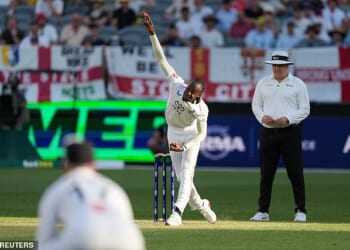 Cricket - The Ashes - Australia v England - First Test - Perth Stadium, Perth, Australia - November 21, 2025 England's Jofra Archer in action REUTERS/Asanka Brendon Ratnayake