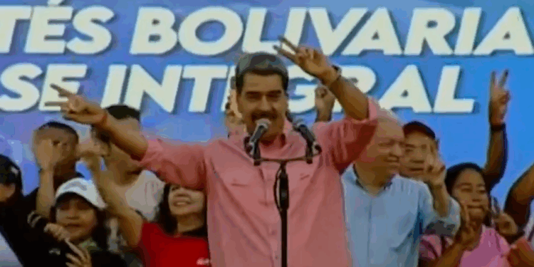 Bizarre moment Venezuelan tyrant belts out John Lennon hit ‘Imagine’ in peace message to Trump amid fears of war with US