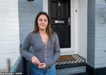 Dayna Rowe, a mother-of-two who lives on an adjacent road to the school, says she was forced to pay a fine after moving in in May and not knowing about the restrictions