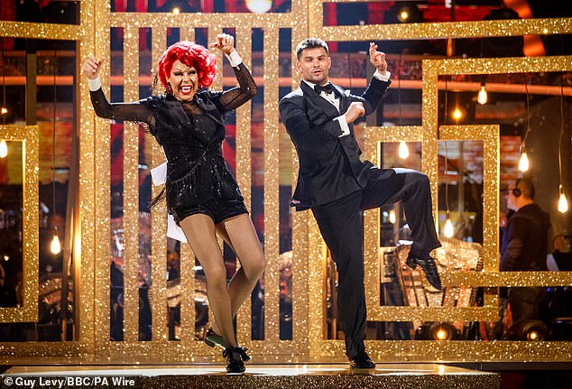 La Voix and their professional partner Aljaž Škorjanec closed last week's show with their Couple's Choice and scored a respectable 33 out of 40