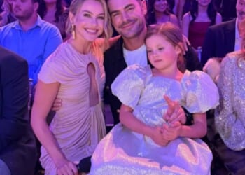 Zac Efron sent social media into a frenzy while sitting in the Dancing With the Stars audience and viewers couldn't stop talking about how good his face looked